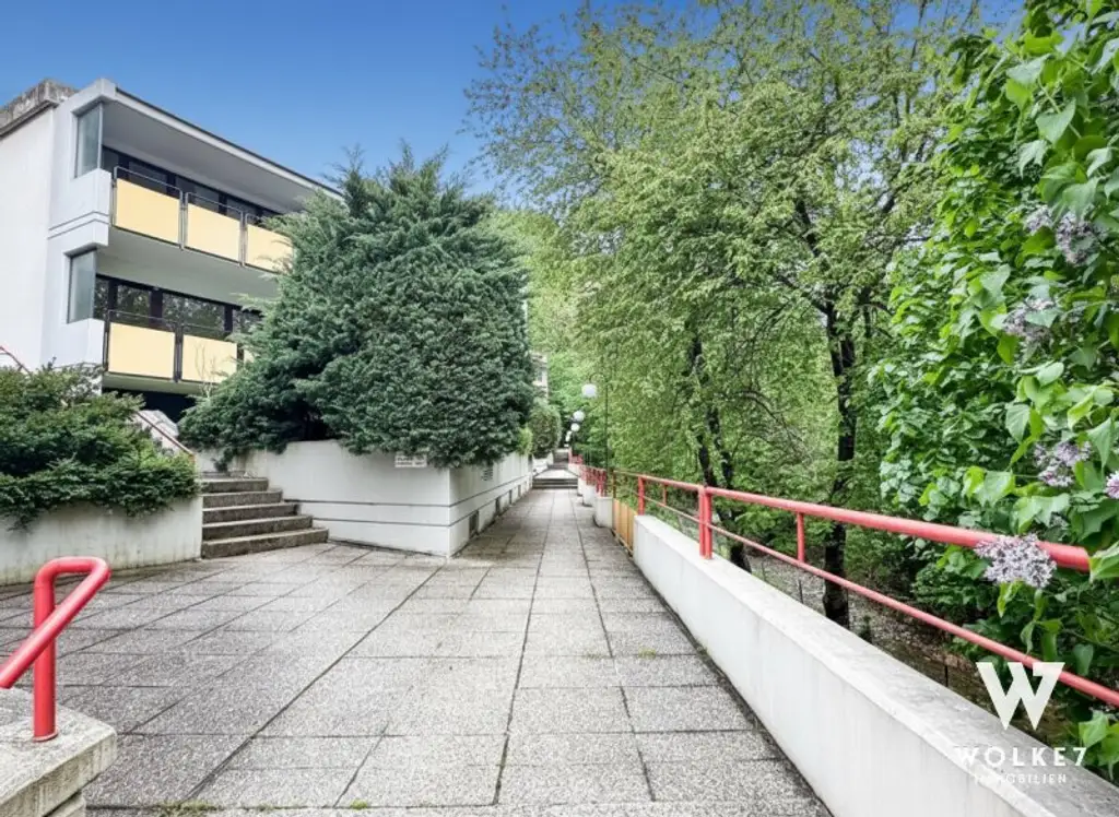 Wohnen am Mauerbach – mit Loggia, Schlossblick und absoluter Ruhelage im Grünen