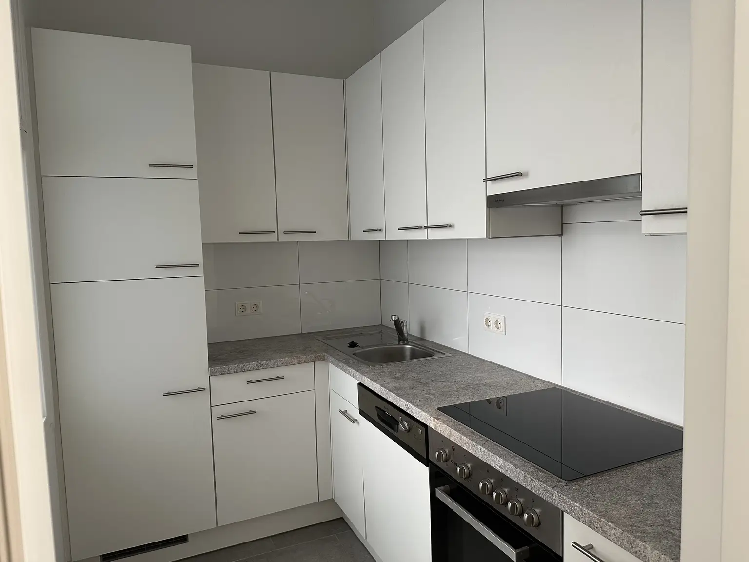 Altbaucharme inmitten Dögling - geräumige zwei Zimmer Wohnung