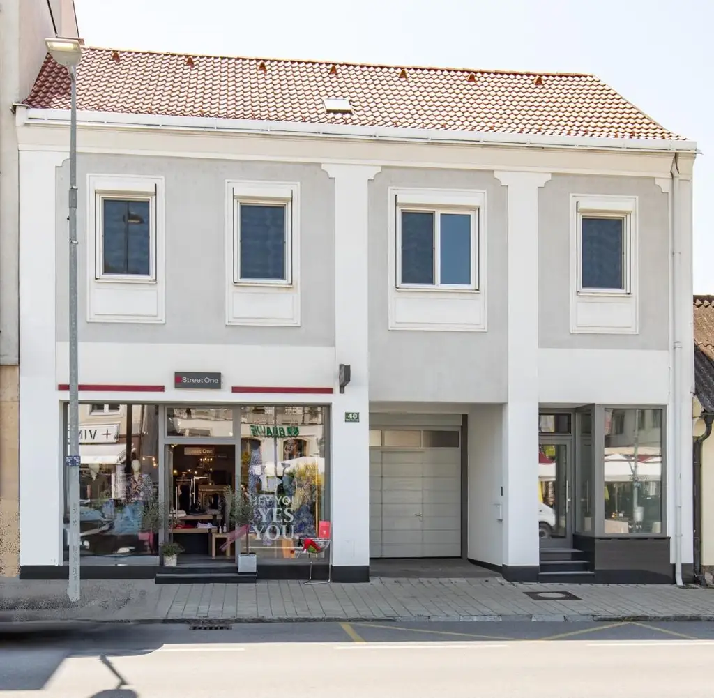 Geschäfts- und Wohnhaus im Zentrum