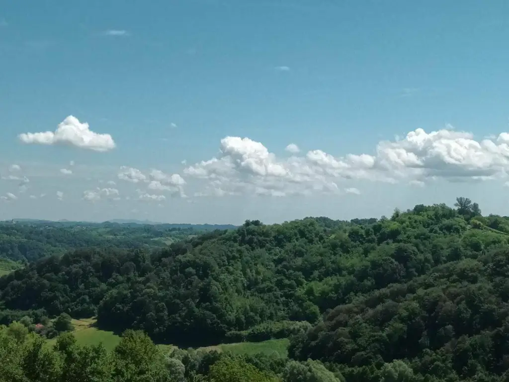 Zentral-Kroatien: Etwas für Schnäppchenjäger ! Herrliche Tiny Haus Grundstücke