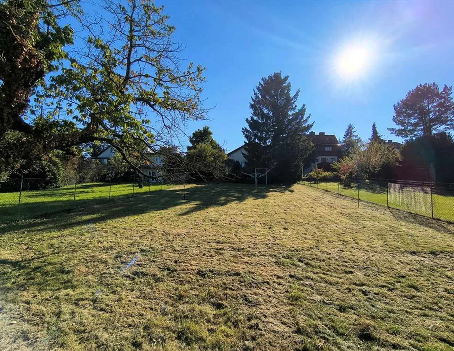 2380 Perchtoldsdorf/Nähe Wiener Stadtgrenze: Ruhig gelegenes, sonniges 1020m² Grundstück mit hohem Potenzial