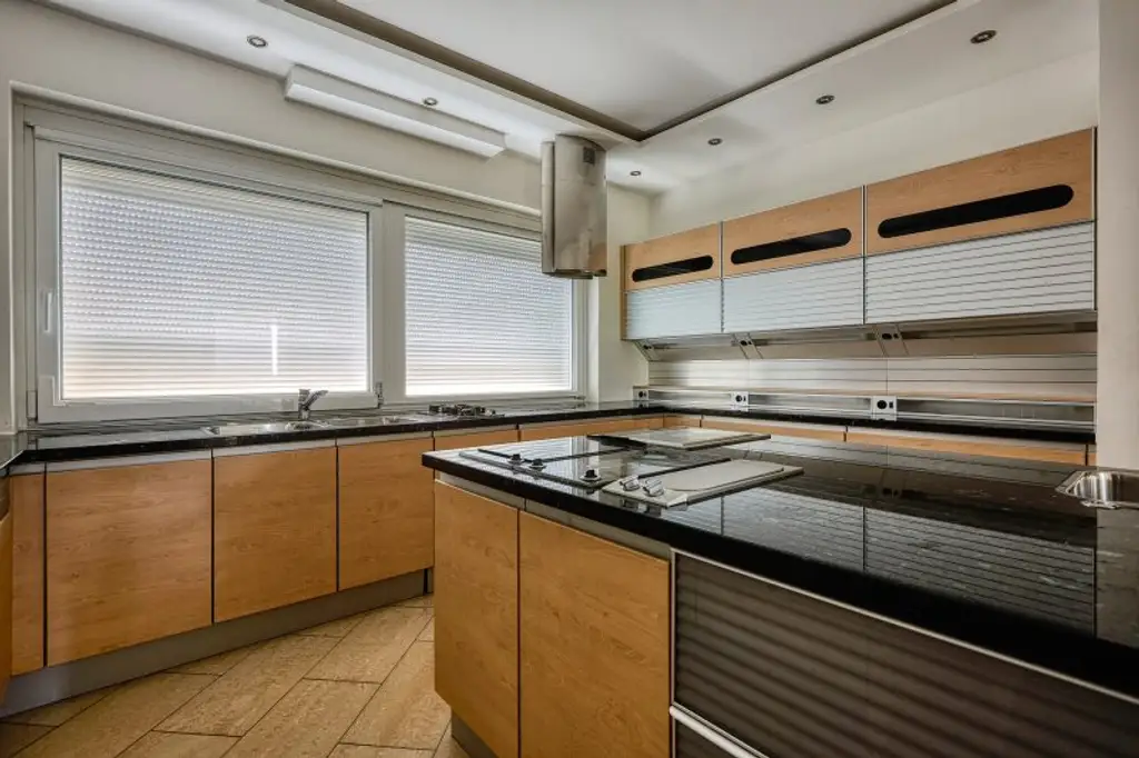 ++ EINE KLASSE FÜR SICH ++ Exklusive 9-Zimmer Villa mit Panoramablick über Wien