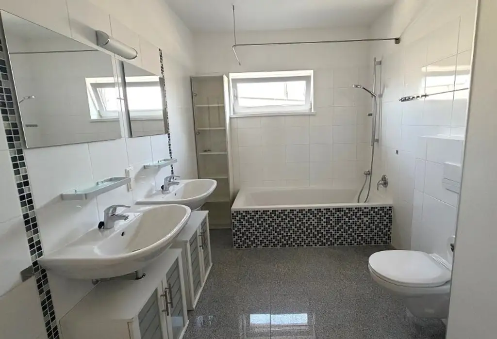 Helles Reihenhaus mit Fernblick und 2 Stellplätzen