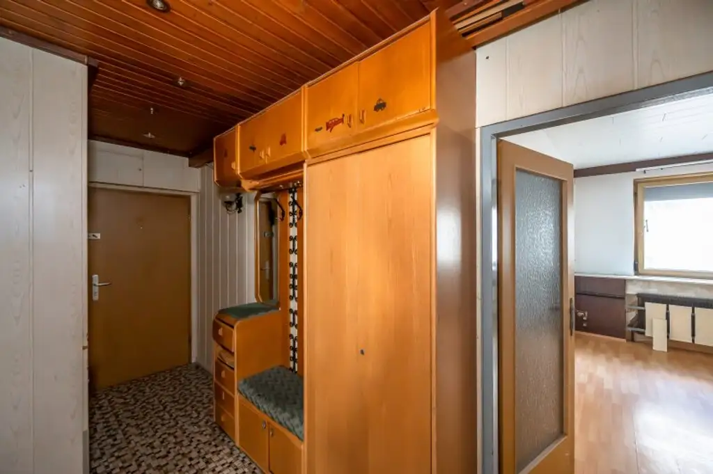 ++HG35++ sanierungsbedürftige 3-Zimmerwohnung mit Loggia