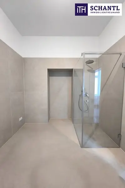 Elegante Altbauwohnung im Erstbezug nach Sanierung!! + Parkblick + großzügige Raumgestaltung