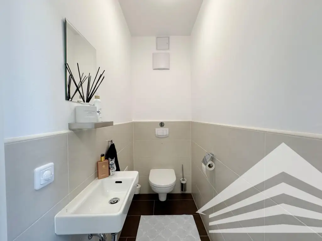 Exklusive 3 Zimmerwohnung mit traumhaftem Privatgarten im Zentrum von Pasching