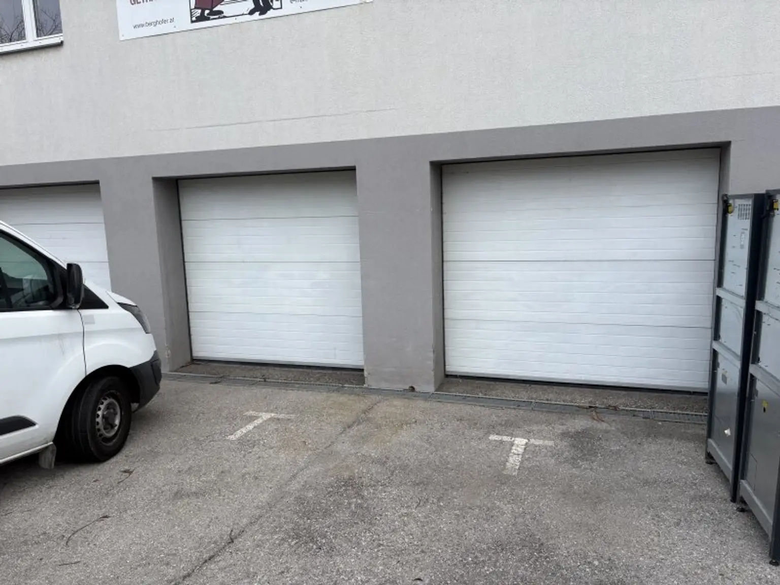 GEWERBEOBEKT MIT RENDITE-MÖGLICHKEIT: BÜRO - LAGER - WERKSTATT - STELLFLÄCHEN