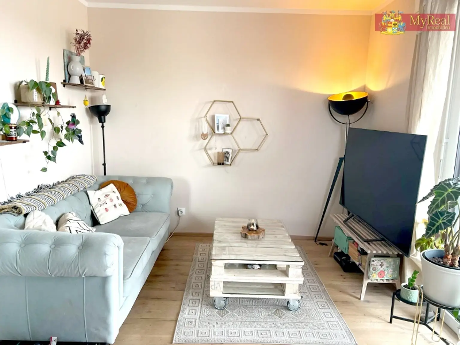 Sehr schöne Vorsorgewohnung mit 2 großen Balkons in der Donaustadt