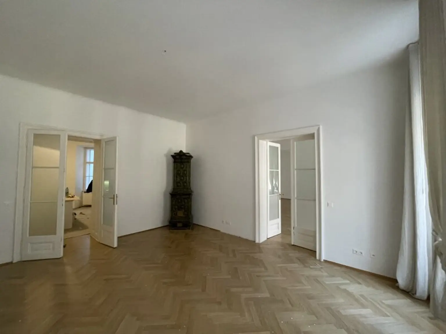 162 m² LUXURIÖSER ALTBAU -- GENERALSANIERT -- NEBEN GRABEN -- UNBEFRISTET!