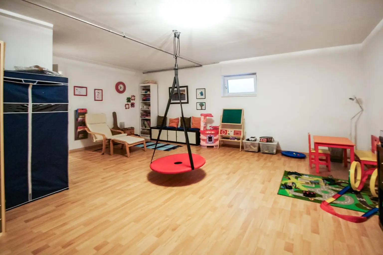 Niedrigenergie-Doppelhaushälfte in Mauer. 5 Zimmer, Terrasse, Garten und Autostellplatz