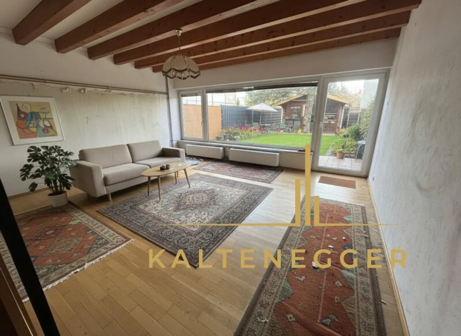 Renovierungsbedürftiges Reihenhaus in Top-Lage