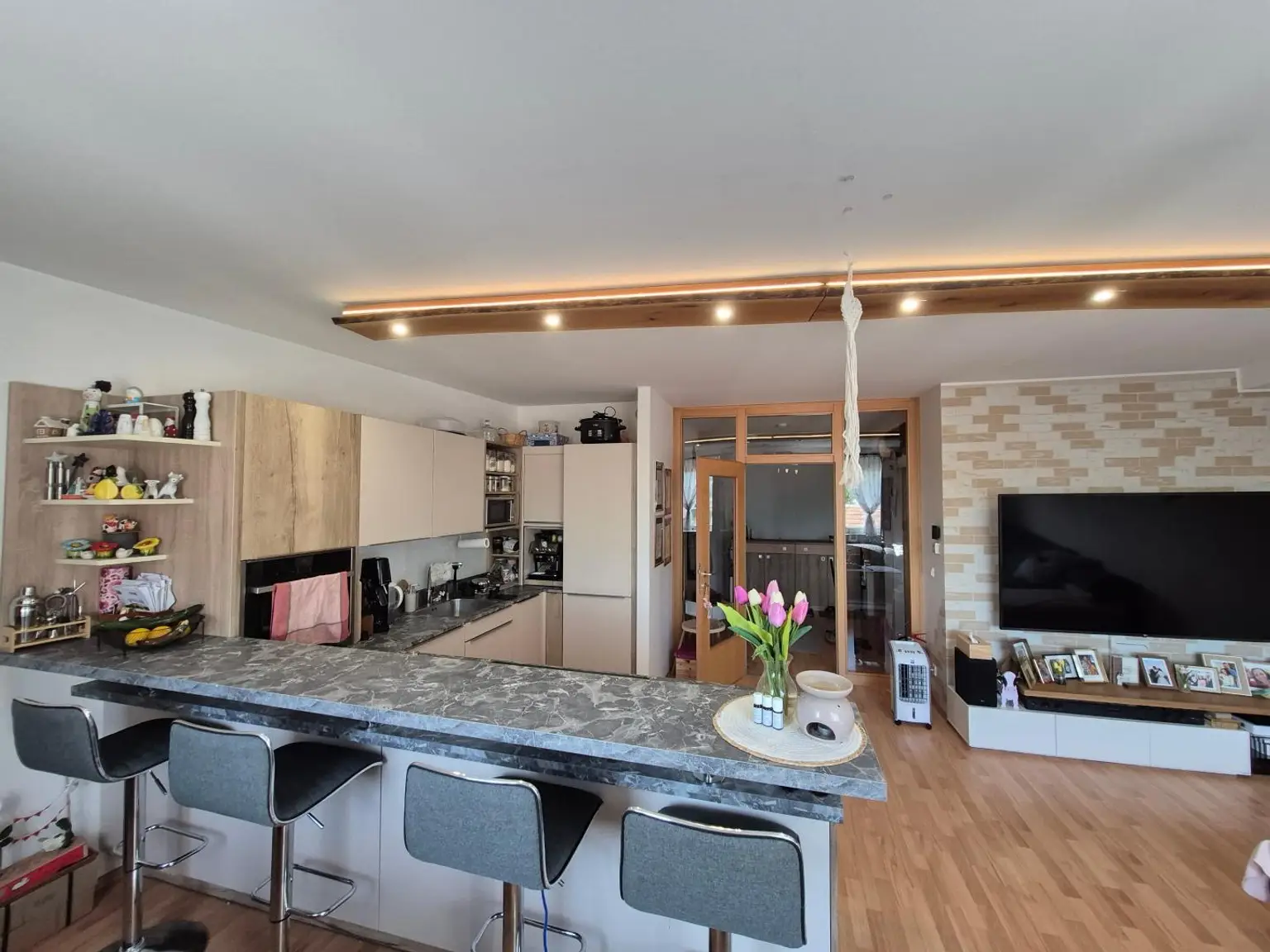 SCHÖNE MAISONETTEWOHNUNG IM ZENTRUM VON NEULENGBACH