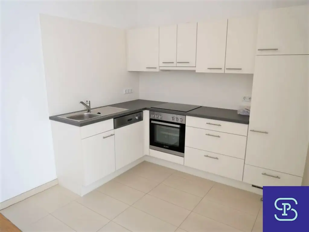 Provisionsfrei: Toprenovierter 85m² Altbau mit Einbauküche Nähe Mariahilfer Straße - 1060 Wien