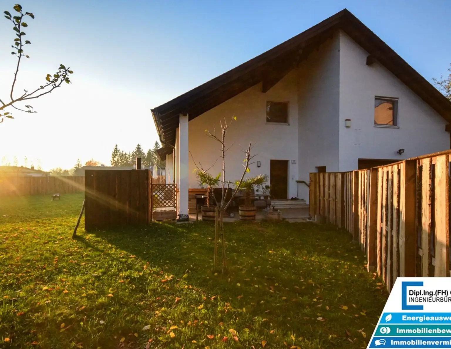 Großzügiges Einfamilienhaus mit über 230m² WFL, 1572m² Grund, Garage, Carport - Top Lage, Nähe BMW-Werk und SKF
