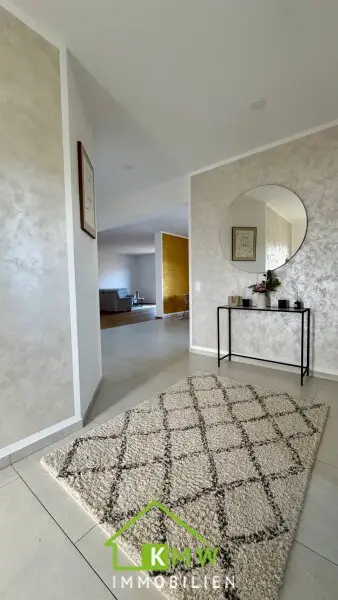 Familienfreundlich: moderner, großzügiger Bungalow in ruhiger Lage