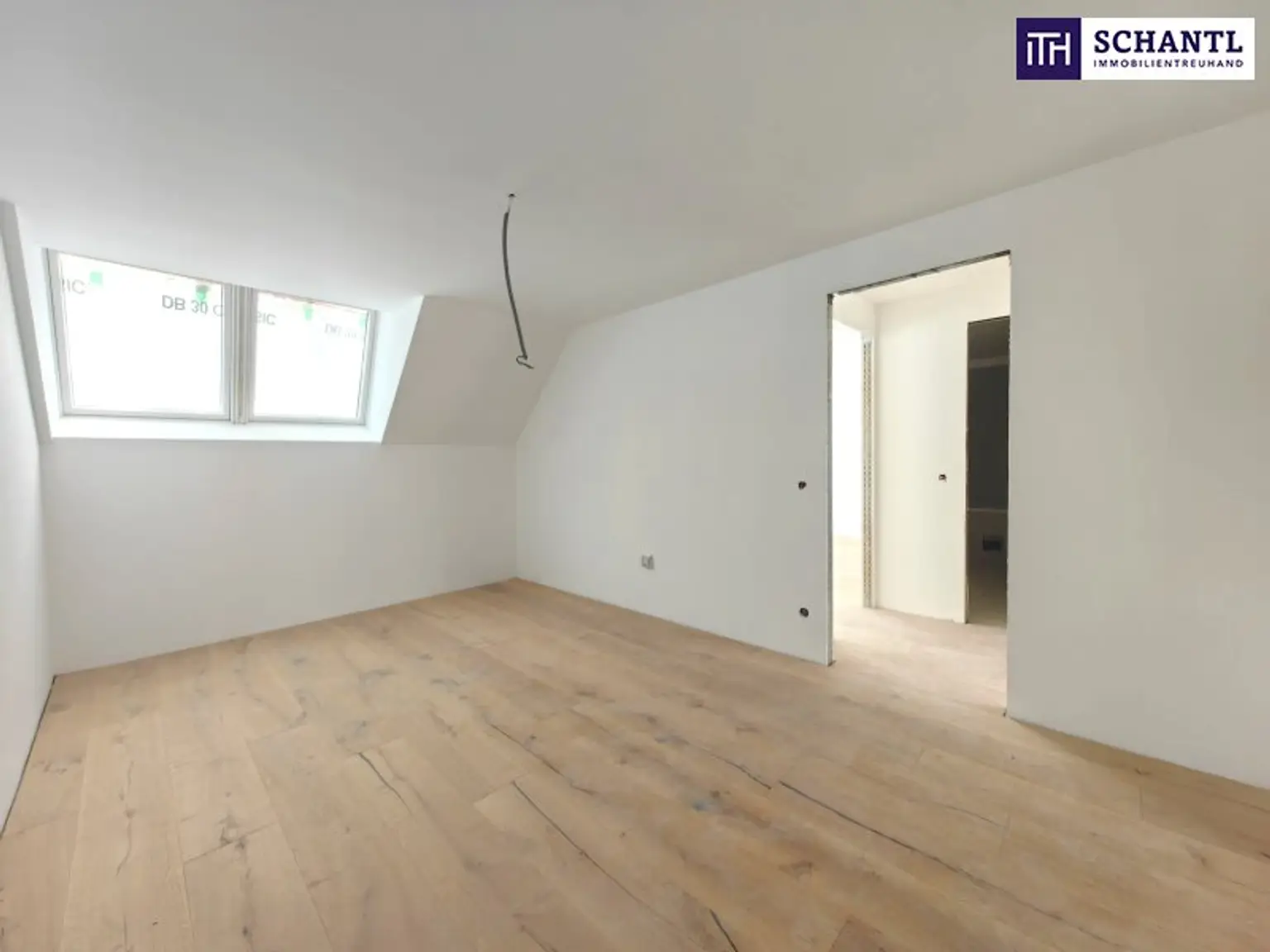 ++ LUXURY LIVING ++ Exklusive Dachgeschoßwohnung in revitalisiertem Altbau + schlüsselfertige Ausführung + Ruhelage