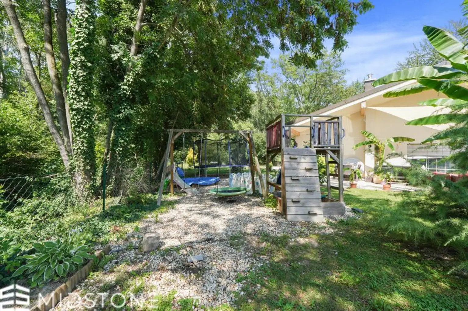 *Gartenidylle in absoluter Ruhelage* Traumhaftes Bungalow in Alleinlage