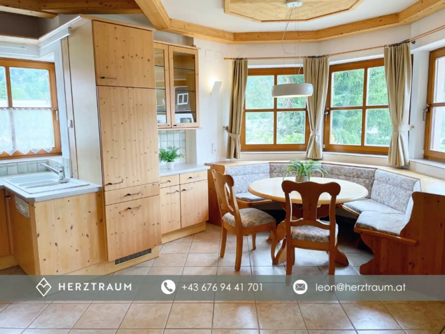 Exklusive Haushälfte mit See- und Bergblick || 4 Zimmer, Balkon, Terrasse || Toplage Oberdorf ||