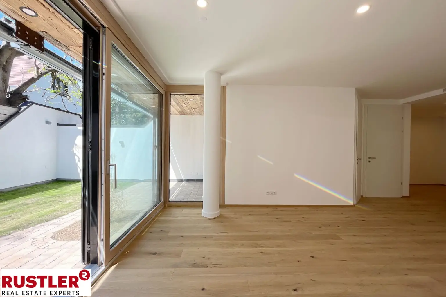 Eleganz im Grünen – Hochwertige Gartenwohnung mit Ost-West-Ausrichtung