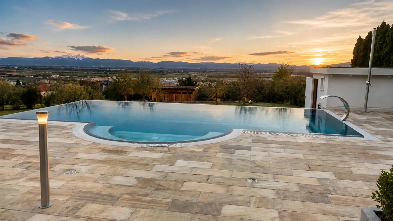 Infinitypool mit Aus