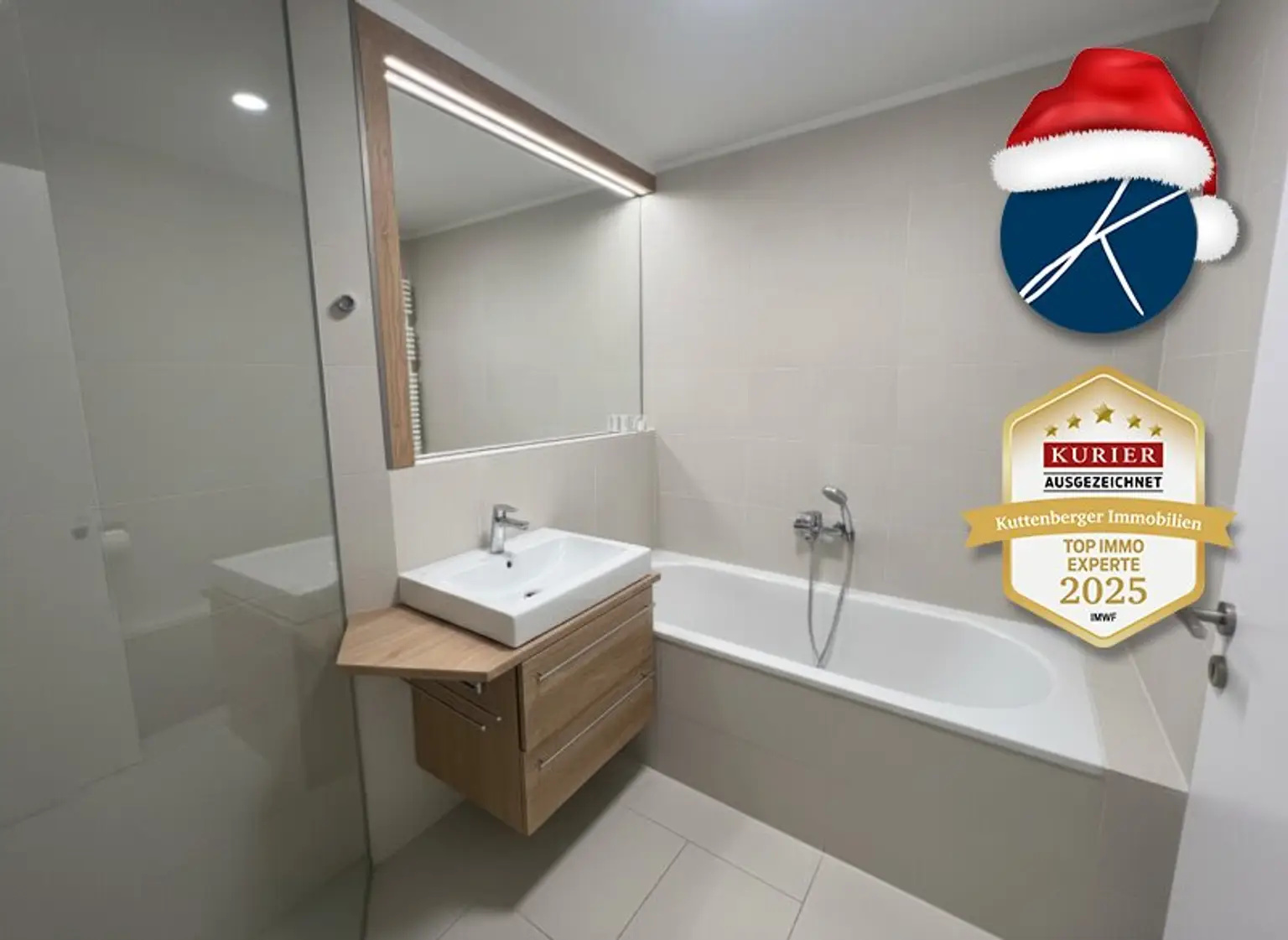 Bad mit Dusche und Wanne