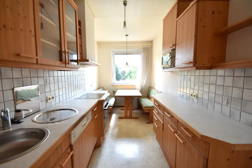 Geräumige 4 Zimmer Wohnung mit Loggia und Garagenstellplatz!