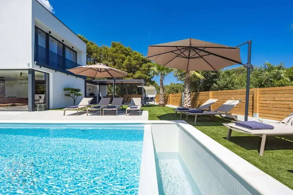 New Villa Medulin – Moderner Luxus in Küstennähe mit Renditepotenzial