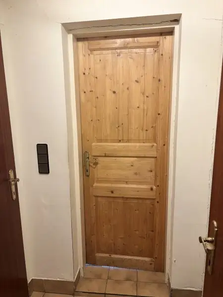 ** LEGENDE IN DER WEINIDYLLE ** D. Ehrensdorf !! Gepflegtes Haus mit ca. 245 m2 Nfl. in gediegener Ortsrandlage - Hauptwohnsitz möglich !!