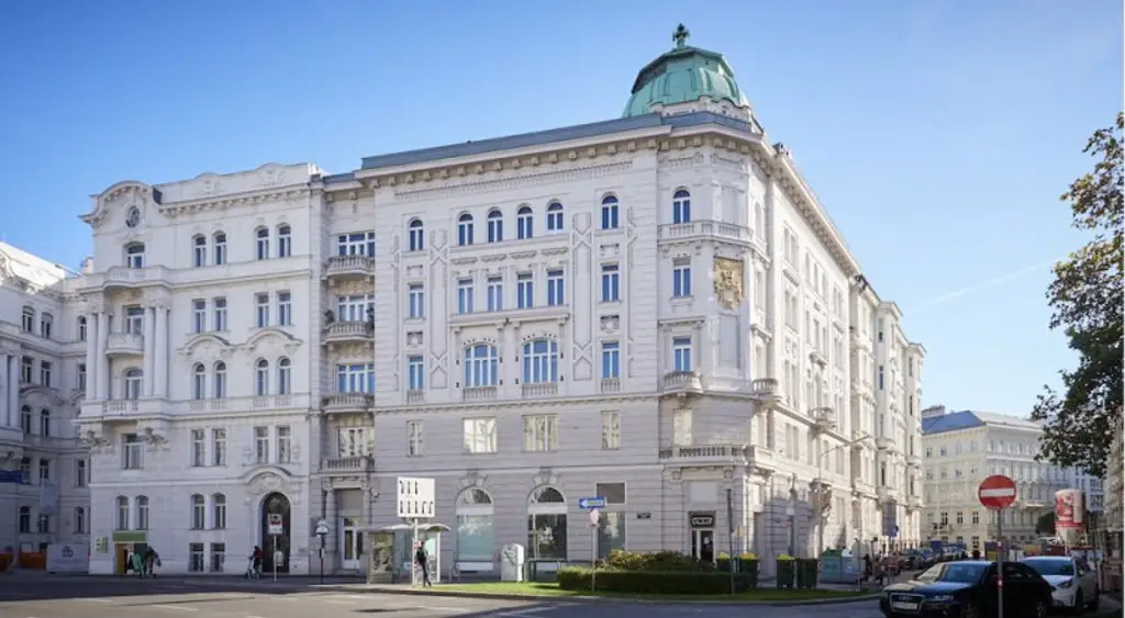 Repräsentative  Bürofläche/Praxis im Stilaltbau direkt beim Karlsplatz/Karlskirche  zu vermieten!