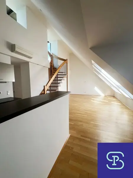 Sanierte 104m² Maisonette-Dachwohnung mit Terrasse und Klima - 1150 Wien
