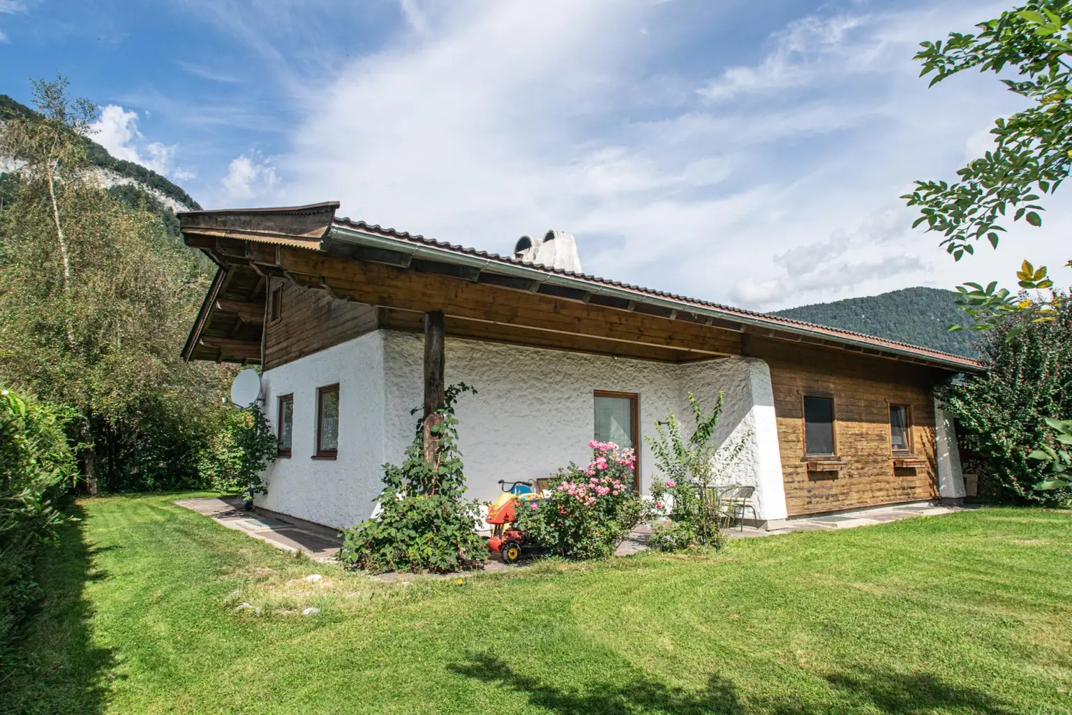 Baugrundstück mit Altbestand