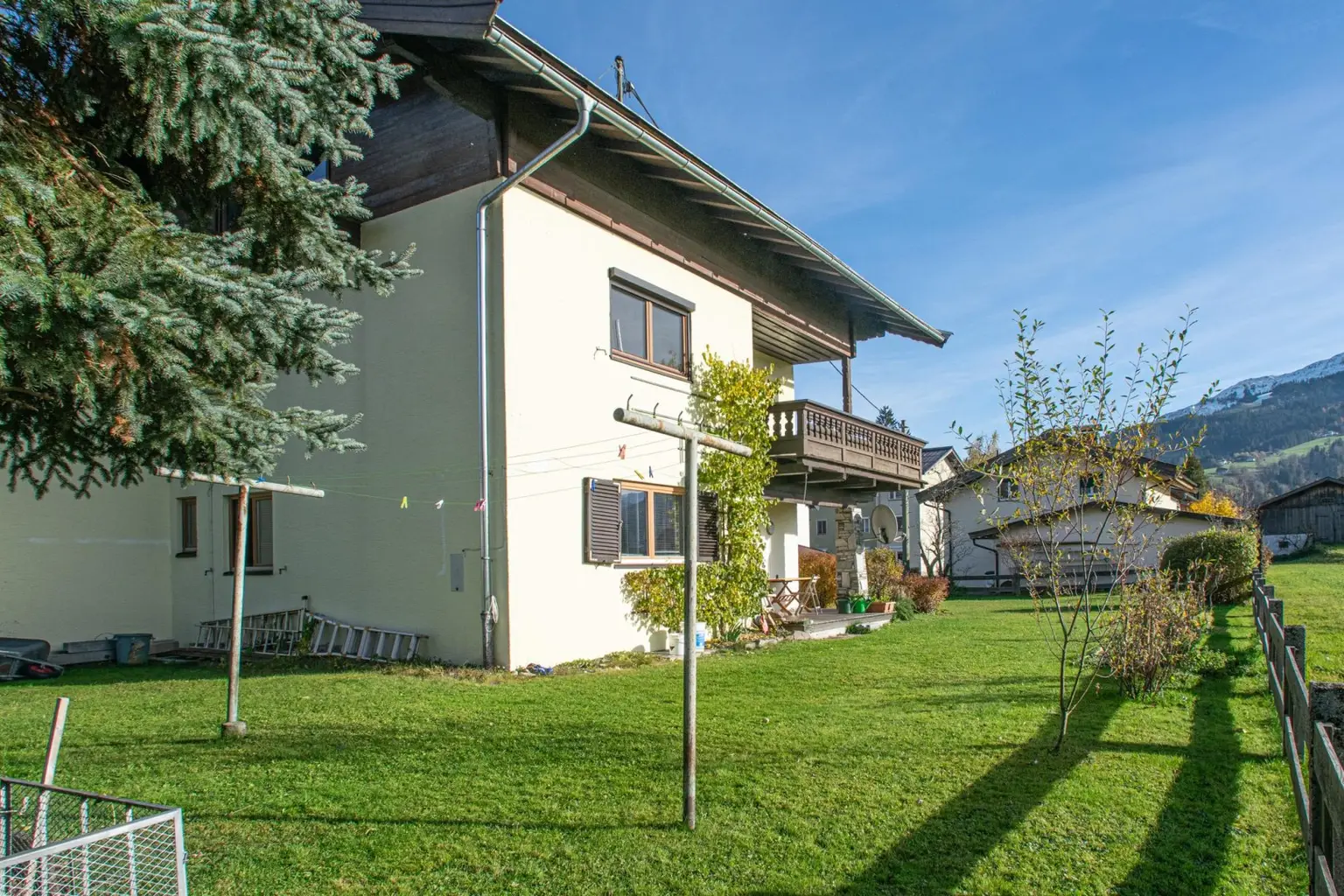 Baugrundstück mit Altbestand in Toplage