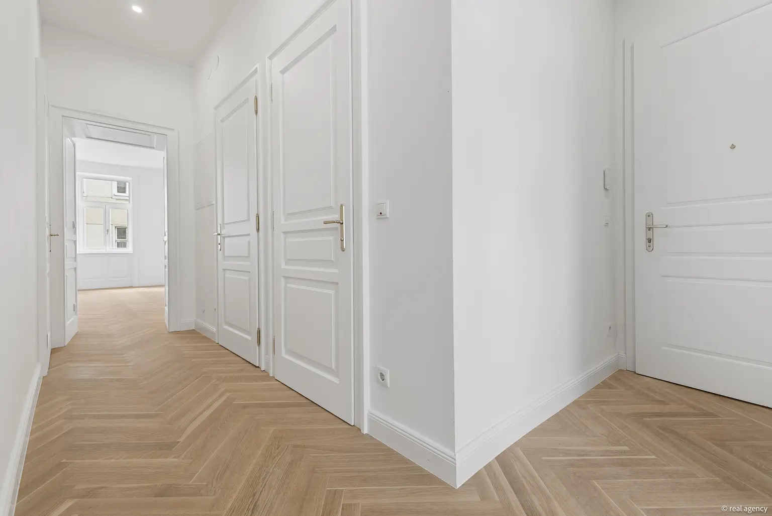 Stilvolle 2-Zimmer-Wohnung mit Loggia