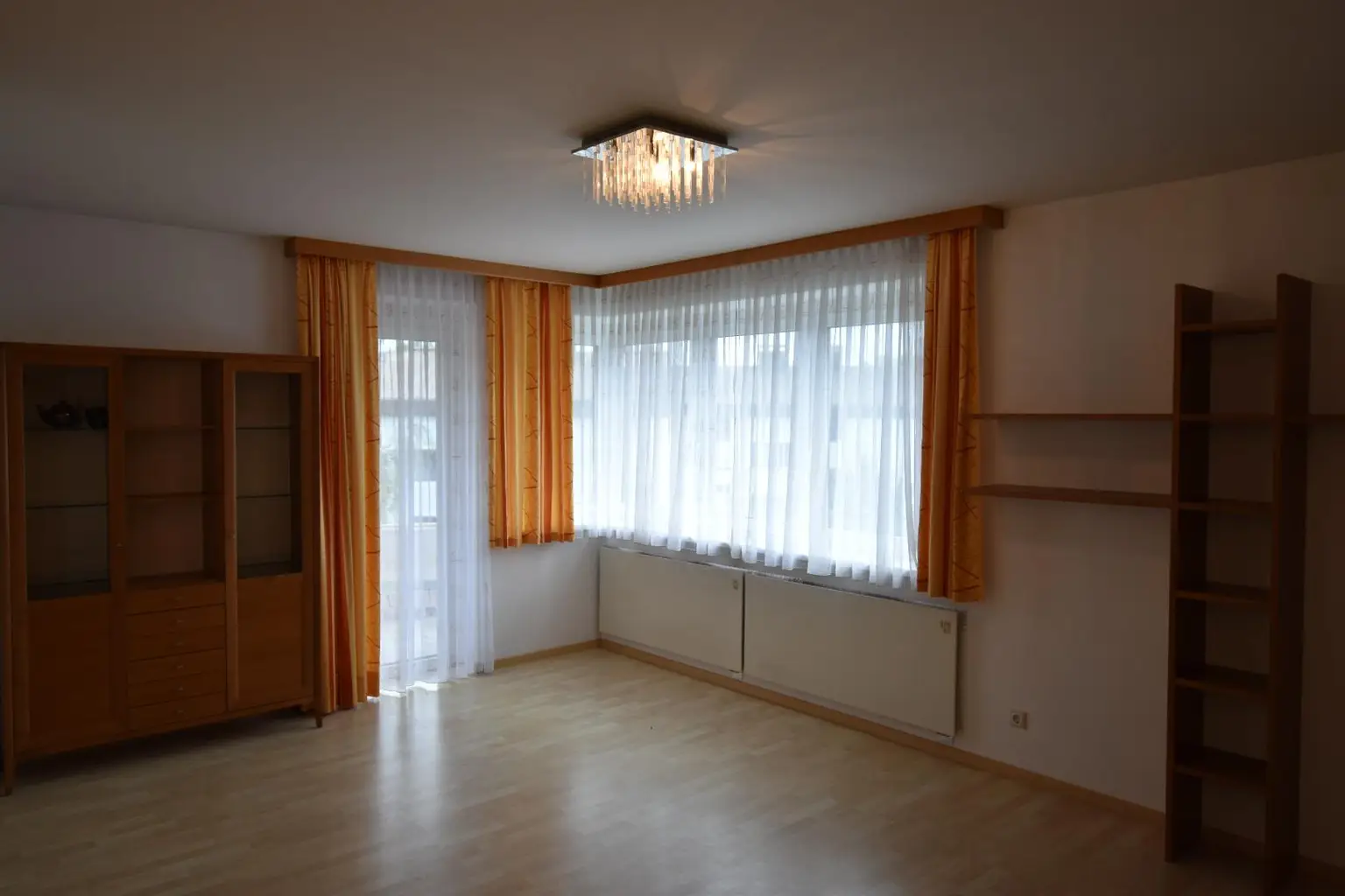 „Zentrumsnahe 3 Zimmer-Wohnung“ Mit Loggia und Carport! In begehrter, ruhiger Lage! Ca. 81 m²