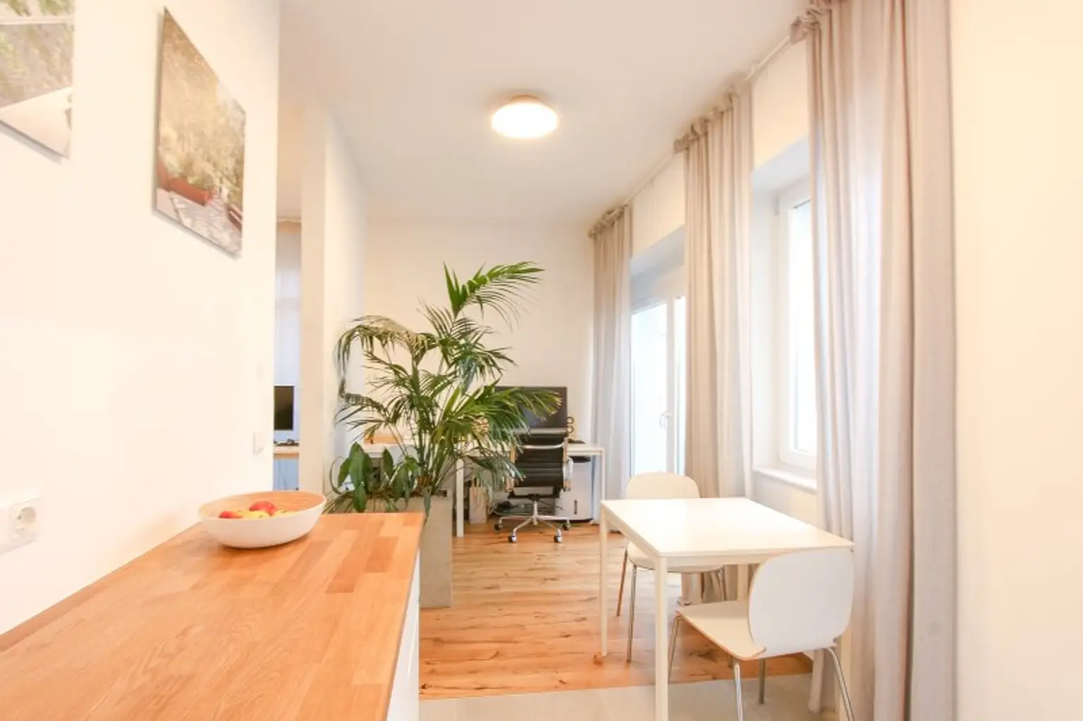 Extravagantes Atelier, Büro oder Mini Apartment mit Innenhof-Terrasse in absoluter Ruhelage! (vermietet bis 31.08.2027)