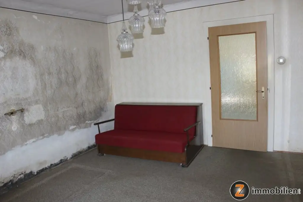 Oberwart: Sanierungsbedürftiges Wohnhaus mit Nebengebäude