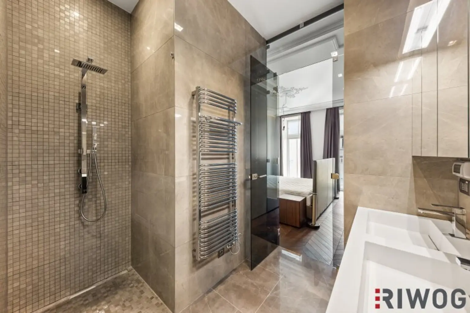 **Luxus auf höchsten Niveau**4-Zimmer**3 Bäder**2 Balkone**Smart-Home**uvm.