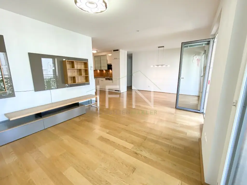 Helle Wohnung mit großer Freifläche und Parkblick im 2. Bezirk!