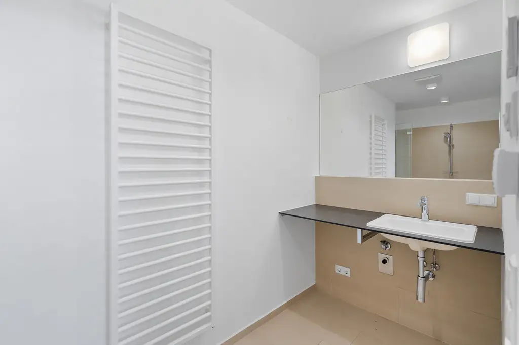 Hochwertig sanierte Altbauwohnung mit Freifläche