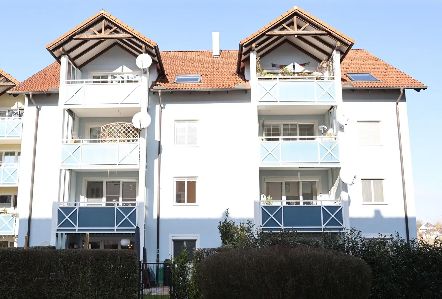 Wohlfühl-4-Raum-Eigentumswohnung mit ganzjährig sonniger Loggia und TG-Stellplatz