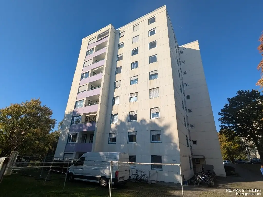 Attraktive, renovierte 3-Zimmer-Wohnung 
mit Balkon und Weitblick
