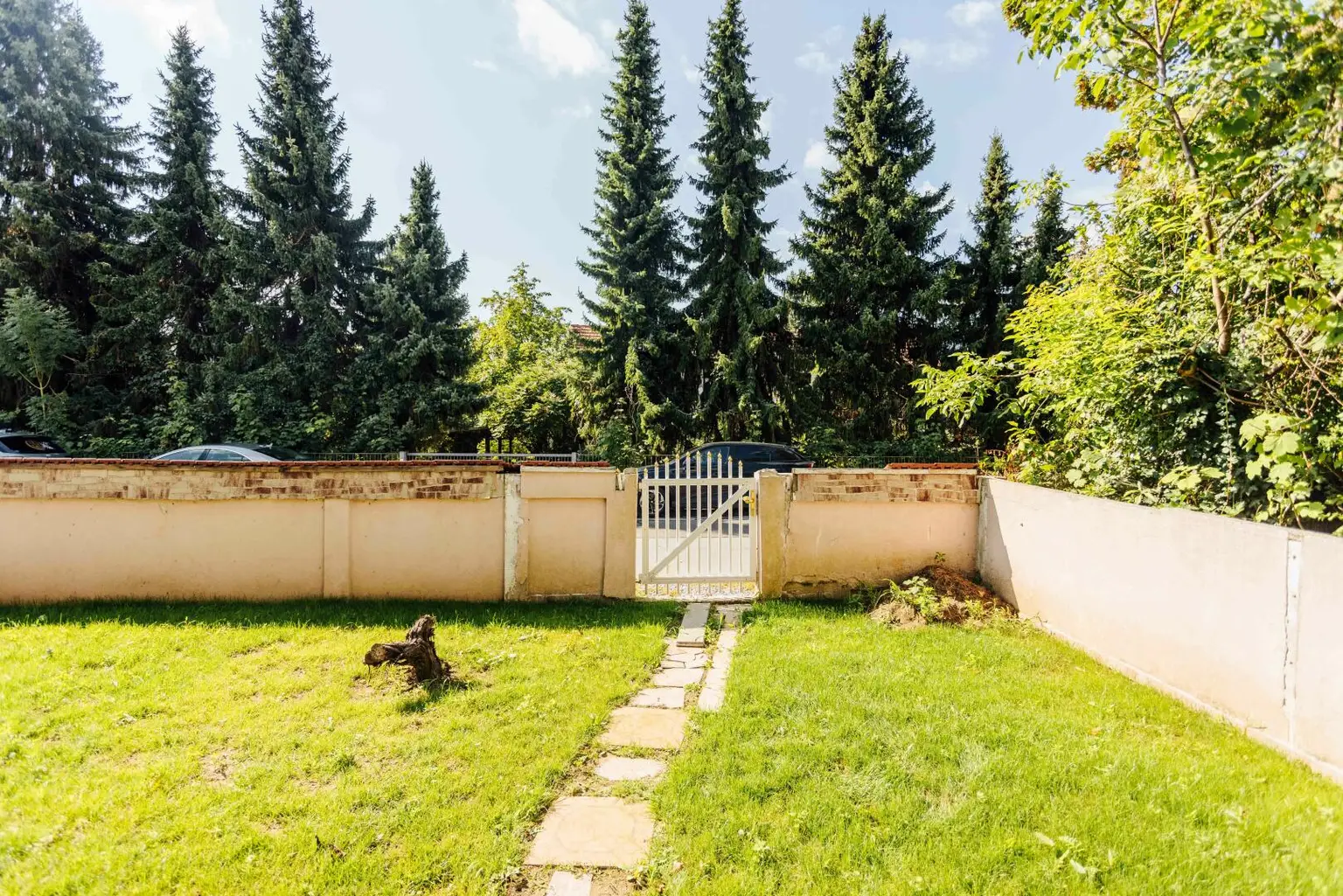 Charmantes Mehrfamilienhaus in der Laboratoriumstraße - mit ca. 85 m² Garten