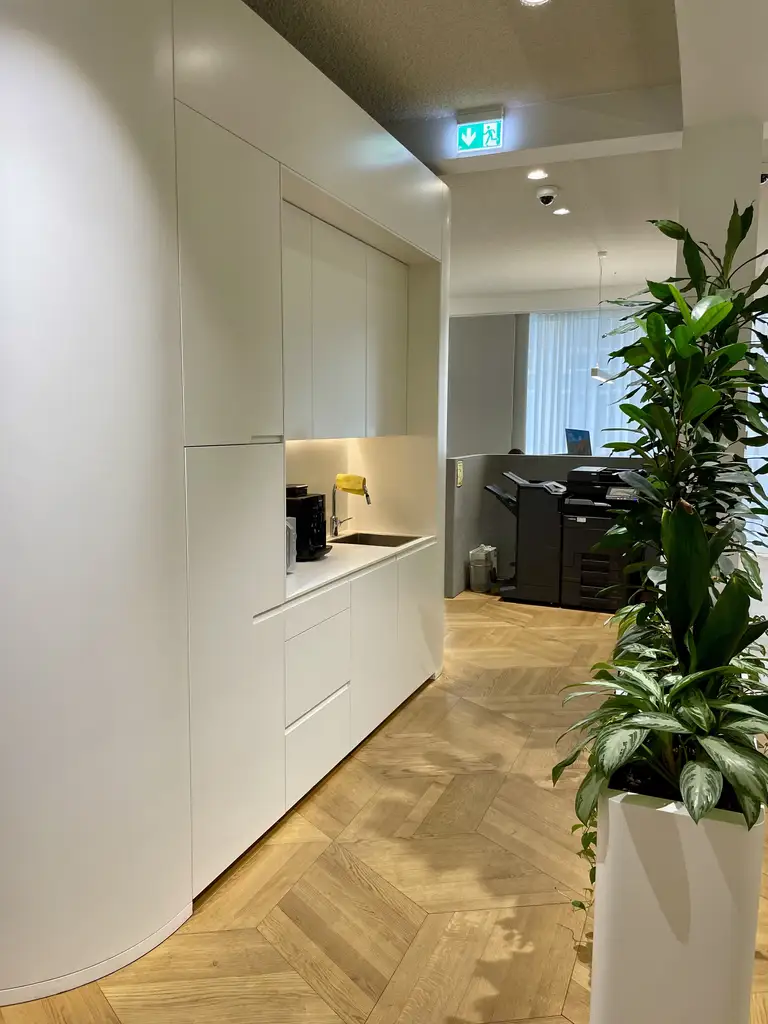 Machen Sie Ihre Arbeit sichtbar, und das direkt am Central Park Wiens!