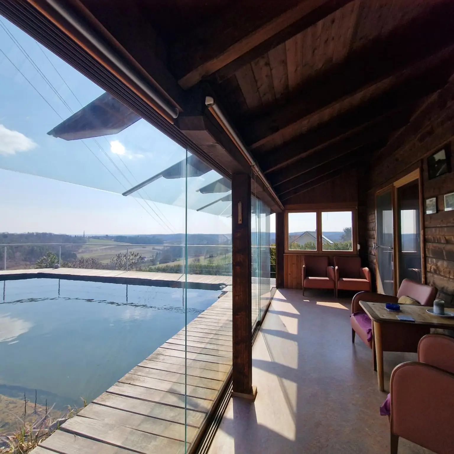 Terrasse mit Glasschiebeelementen