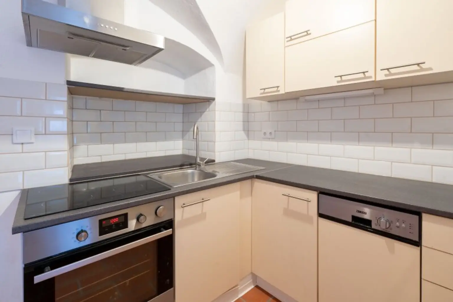 Bestandsfreies Mehrparteienhaus mit 5 Wohnungen + 1 Geschäftslokal in Toplage von Obernberg am Inn zu kaufen!