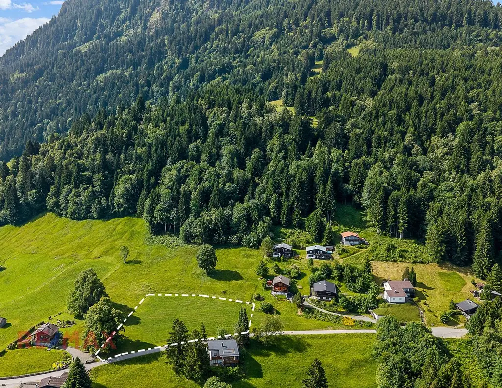 Ferienwidmung inklusive: Baugrundstücke auf Bazora verfügbar