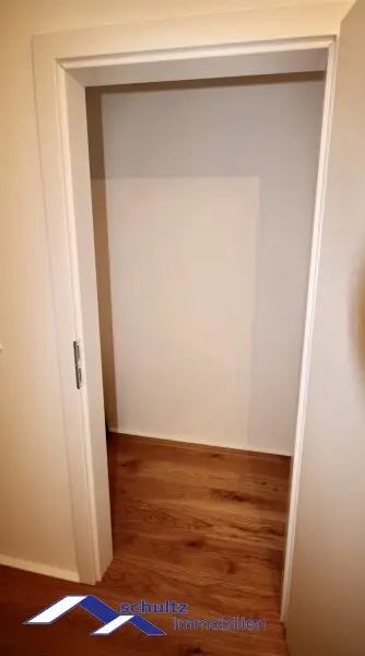 SCHULTZ IMMOBILIEN  - Traumhafte 2-Zimmer Wohnung mit Balkon!