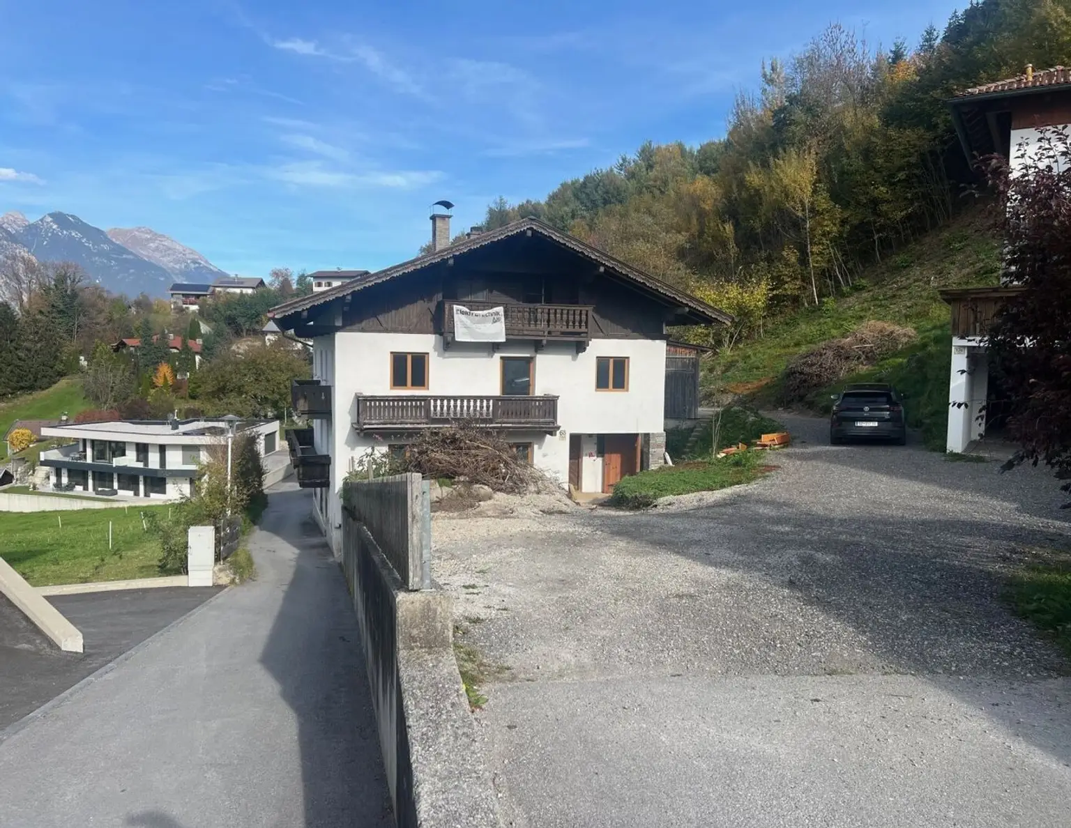 Baugrundstück mit Altbestand in Aussichtslage