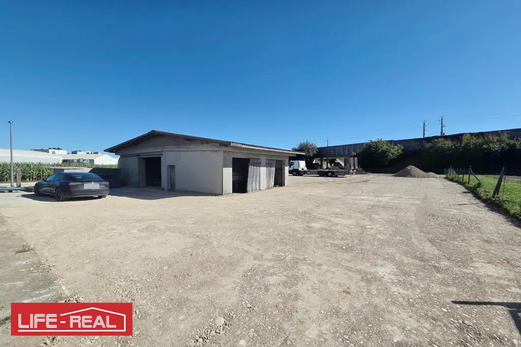 Außenlagerfläche mit Garage im Ennshafen!