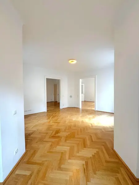 Charmanter Altbau in Gersthof - 4-Zimmer-Wohnung mit Garten in Zinsvilla